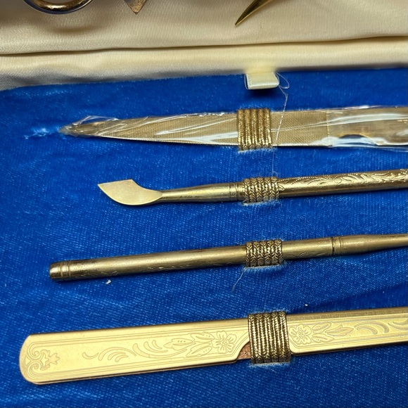 KENT-FAIRWEATHER Jewellers Fashions Toronto - Vintage Gold-tone Manicure Set - Picture 3 of 3